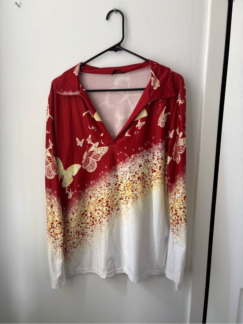 Loveu. Dear Women’s Butterfly Print Shirt.  Size Large.